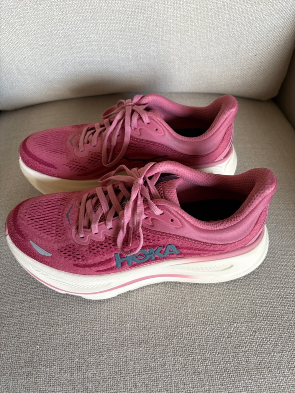 Hoka Bondi 9 Women's Rose Pink Athletic Running Shoes - Picture 2 of 5